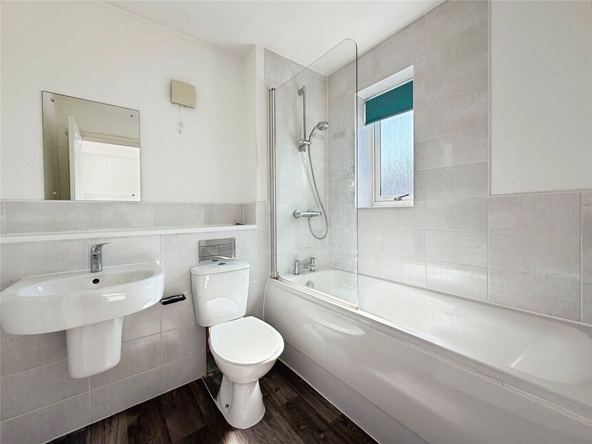 En-Suite Bathroom / Wc