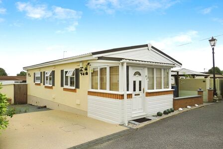 2 bedroom Detached House for sale