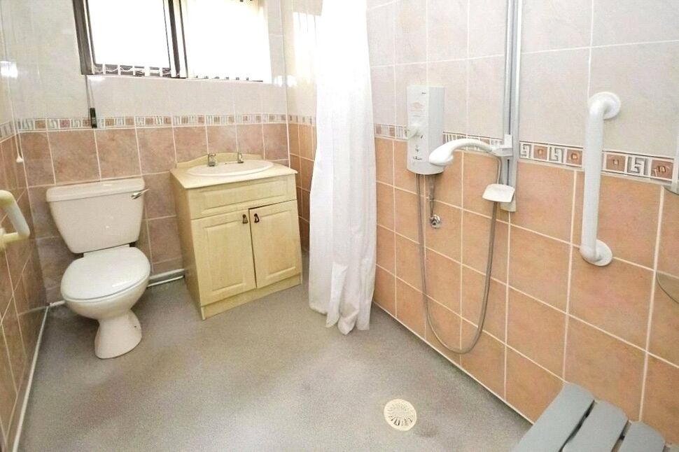 Shower Room / Wc
