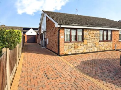 Hallcroft Drive, 2 bedroom Semi Detached Bungalow for sale, &pound;200,000