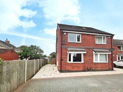 Marlborough Road, 3 bedroom Semi Detached House to rent, &pound;950 pcm