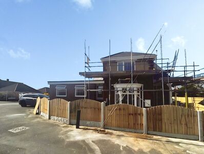 Grosvenor Road, 3 bedroom Detached House to rent, &pound;950 pcm