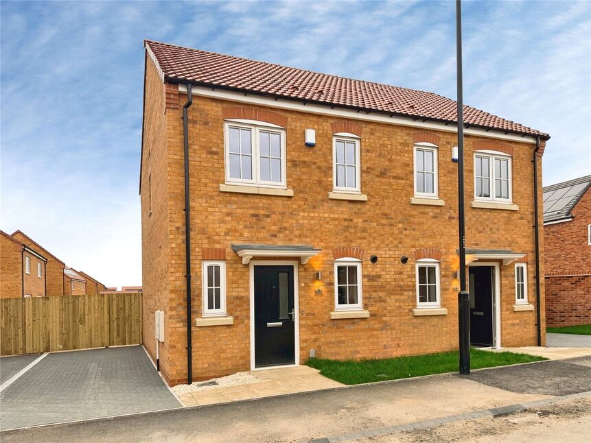 Main image of 2 bedroom Semi Detached House for sale, Hurst Avenue, Armthorpe, Doncaster, DN3