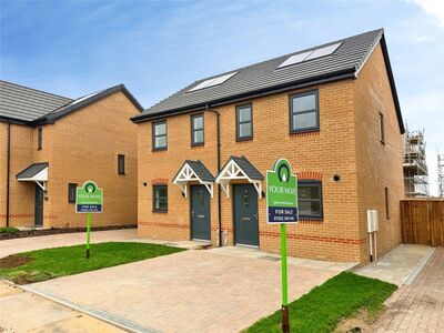 2 bedroom Semi Detached House for sale