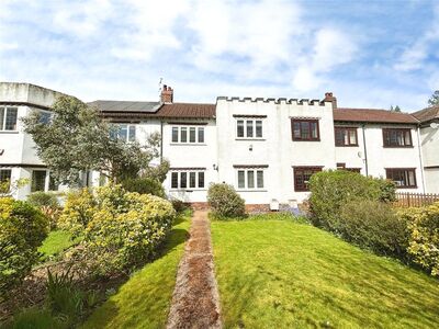 3 bedroom Mid Terrace House for sale