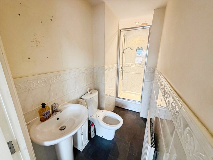 En-Suite Shower / Wc
