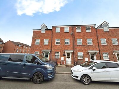 Spicers Court, 4 bedroom Mid Terrace House for sale, &pound;150,000