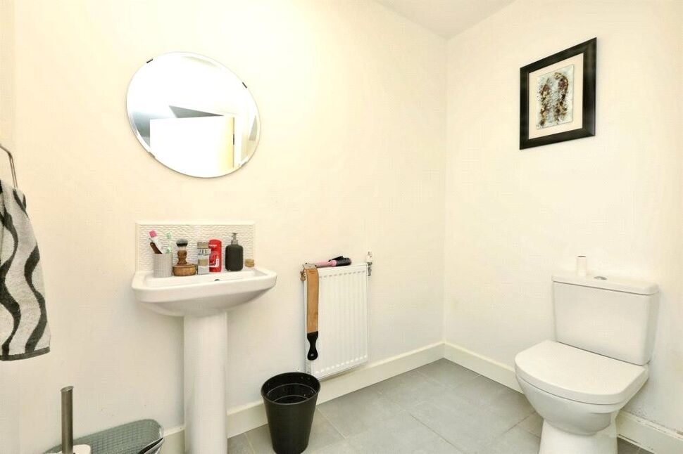 Cloakroom / Wc