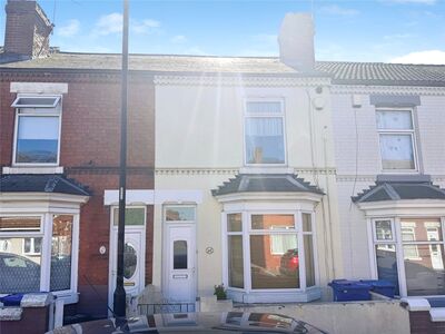 3 bedroom Mid Terrace House for sale