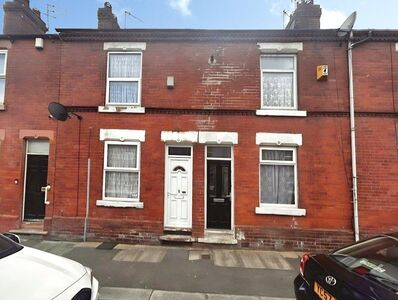 2 bedroom Mid Terrace House to rent