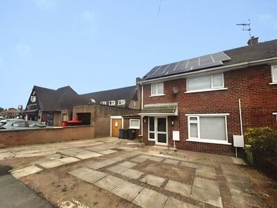 Acacia Road, 2 bedroom Flat to rent, &pound;695 pcm
