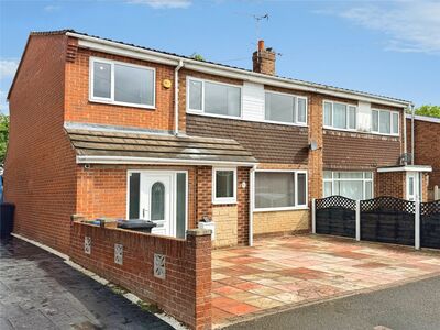4 bedroom Semi Detached House for sale