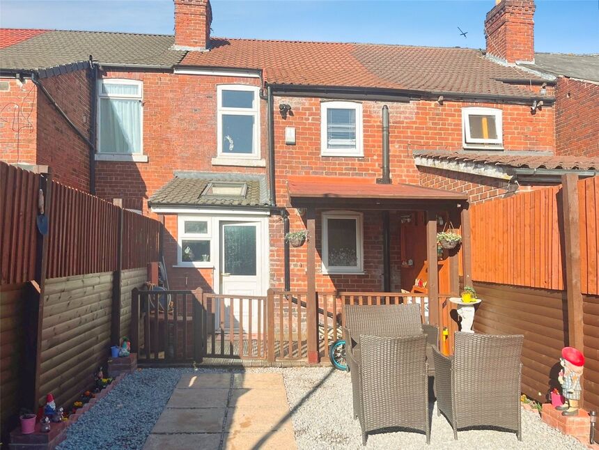 Main image of 3 bedroom Mid Terrace House for sale, South Street, Doncaster, South Yorkshire, DN4