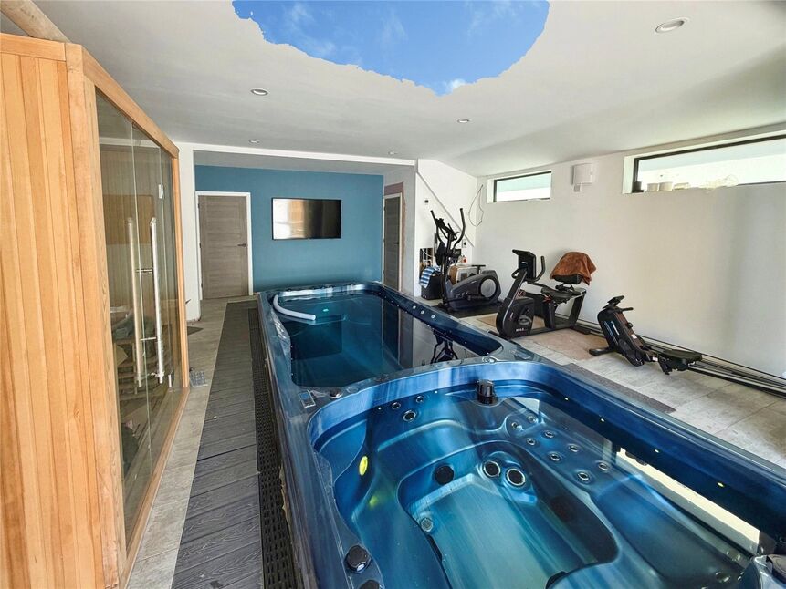 Leisure Suite