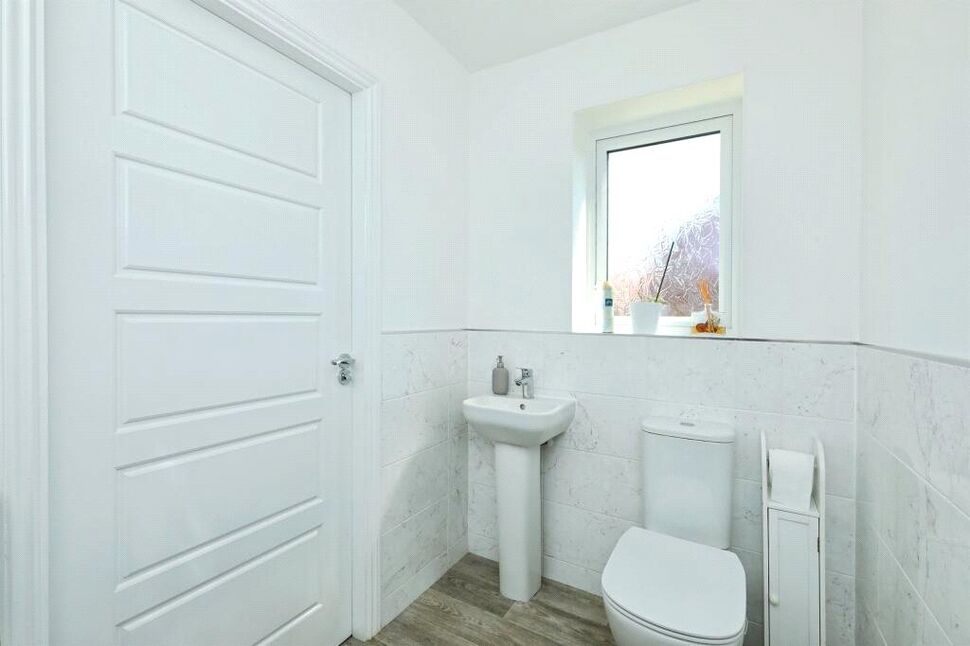 Cloakroom / Wc