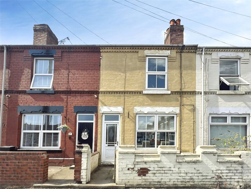 Main image of 3 bedroom Mid Terrace House to rent, West End Avenue, Doncaster, South Yorkshire, DN5