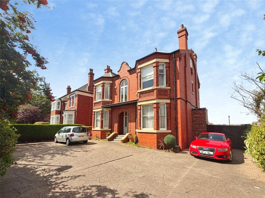 Main image of 4 bedroom Detached House for sale, Thorne Road, Doncaster, South Yorkshire, DN2