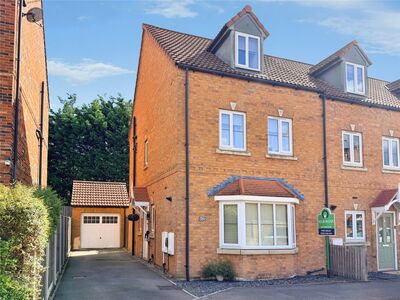 4 bedroom Semi Detached House for sale