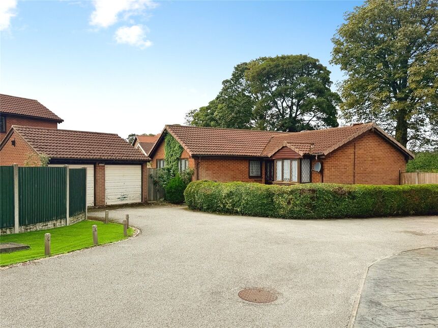 Main image of 2 bedroom Detached Bungalow for sale, Valiant Gardens, Sprotbrough, South Yorkshire, DN5