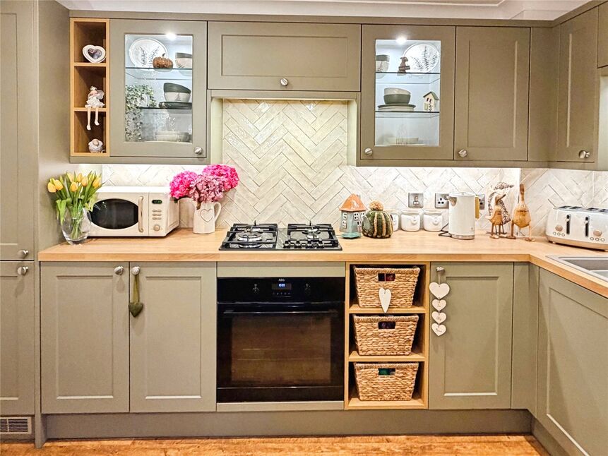 Kitchen / Living Area