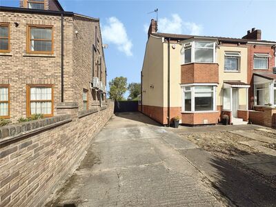Hall Villa Lane, 3 bedroom Semi Detached House to rent, &pound;950 pcm