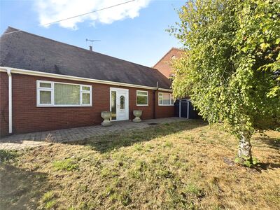 Hall Villa Lane, 3 bedroom Detached Bungalow to rent, &pound;1,195 pcm