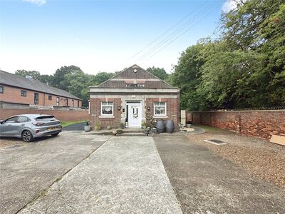 3 bedroom Flat to rent