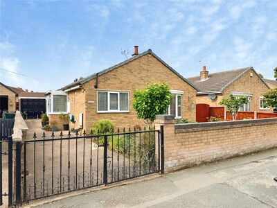 Mere Lane, 2 bedroom Detached Bungalow for sale, &pound;180,000