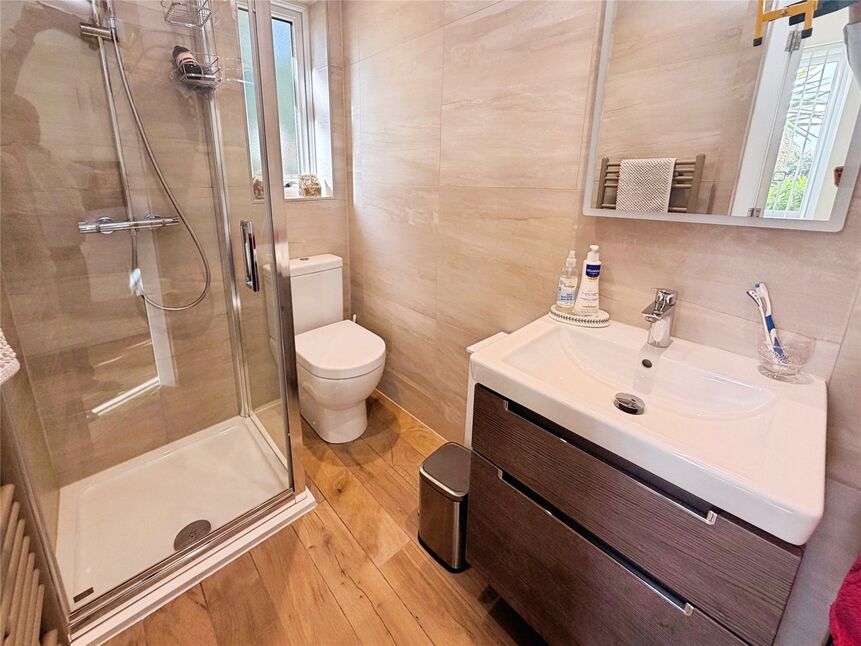 Modern En-Suite
