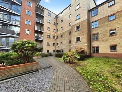 Kentmere Drive, 2 bedroom Flat to rent, &pound;850 pcm