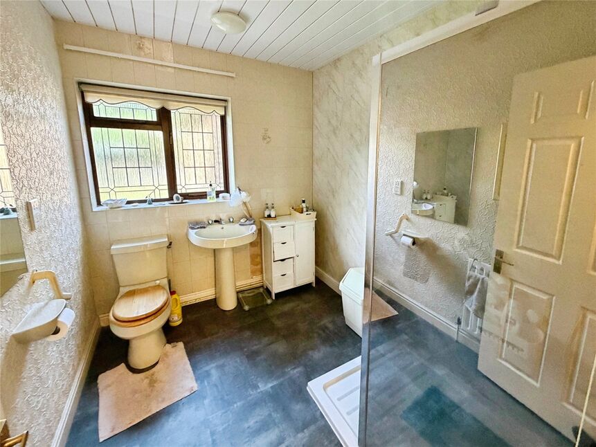 Shower Room / Wc