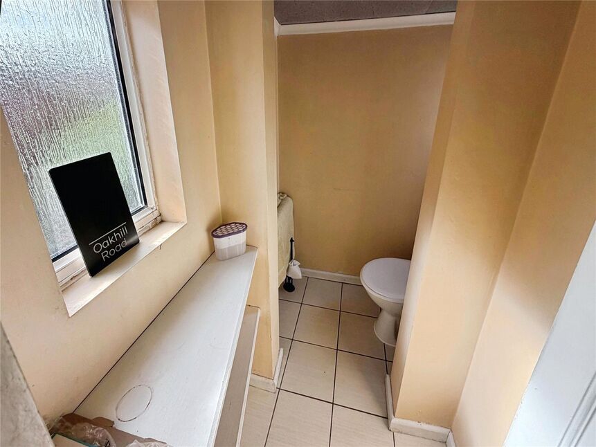 Cloakroom / Wc