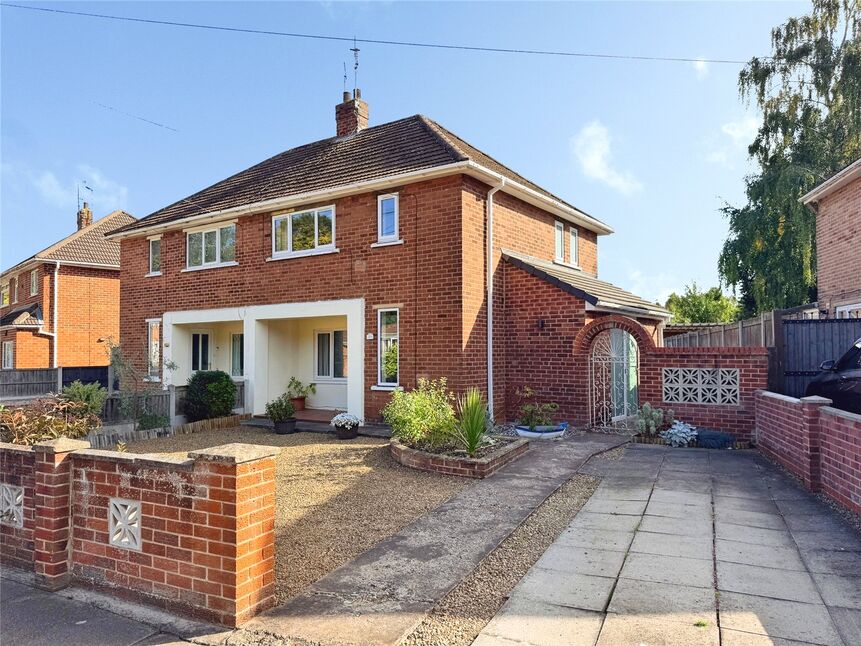 Main image of 2 bedroom Semi Detached House for sale, Elmham Road, Doncaster, South Yorkshire, DN4