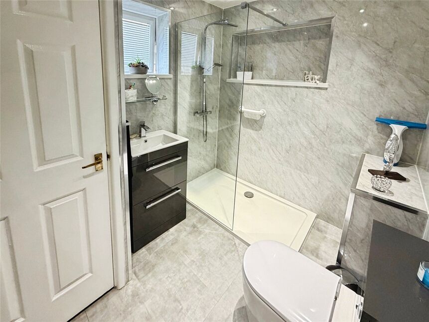 Shower Room / Wc