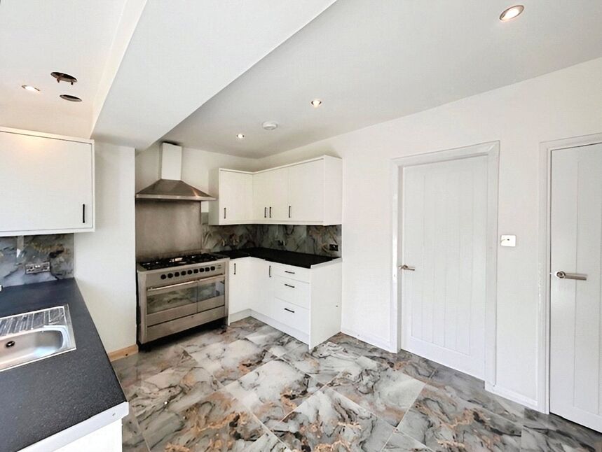 Kitchen / Dining Area