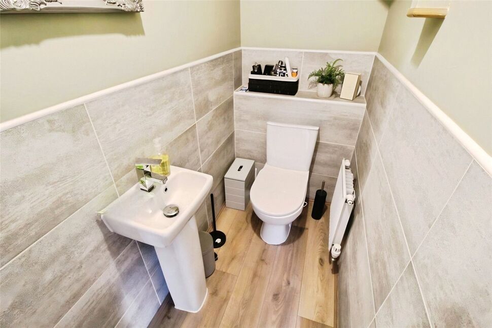 Cloakroom / Wc