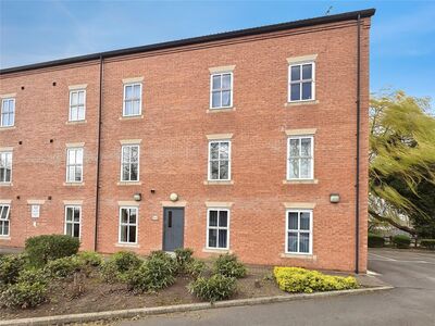 Carolgate Court, 2 bedroom Flat to rent, &pound;725 pcm