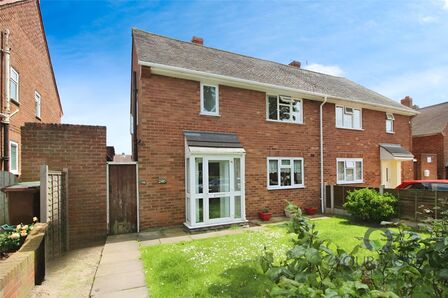Griffiths Drive, 1 bedroom  Flat to rent, £750 pcm