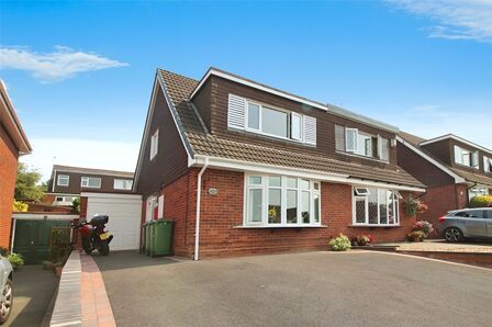 Blenheim Road, 2 bedroom Semi Detached House to rent, &pound;1,100 pcm