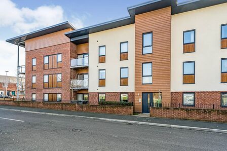 Living Well Street, 2 bedroom  Flat to rent, £950 pcm