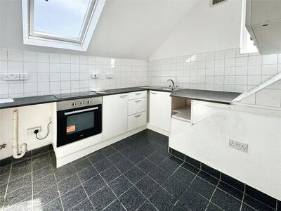 Halesowen Road, 2 bedroom  Flat to rent, £675 pcm