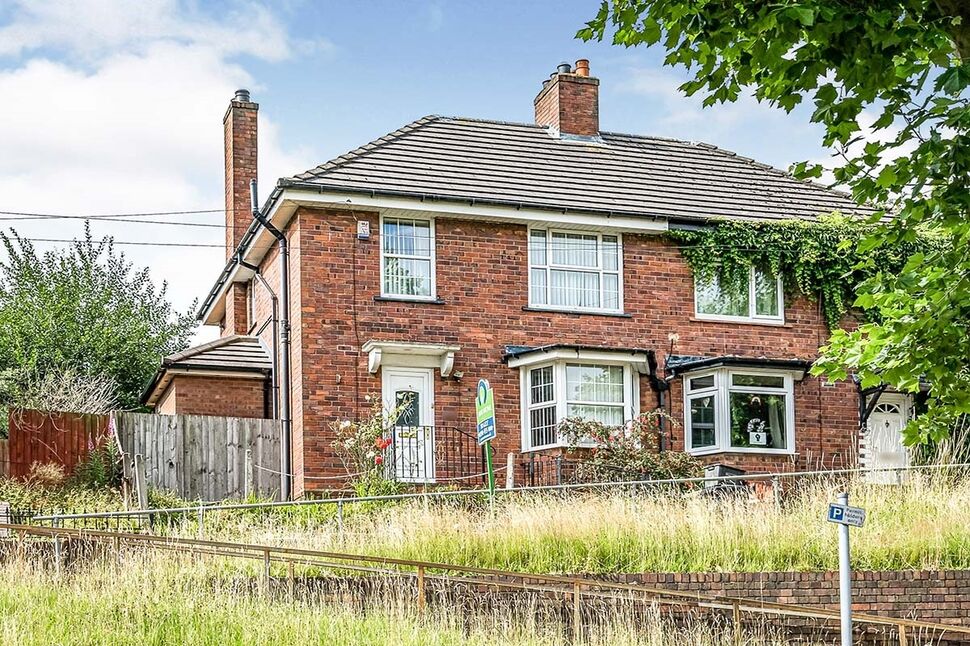 Main image of 3 bedroom Semi Detached House to rent, Laurel Road, Dudley, West Midlands, DY1