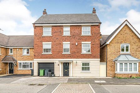 Attingham Drive, 4 bedroom Detached House to rent, &pound;1,400 pcm