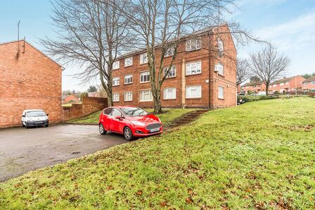 Central Drive, 3 bedroom  Flat to rent, £900 pcm
