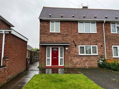 1 bedroom Semi Detached Flat to rent
