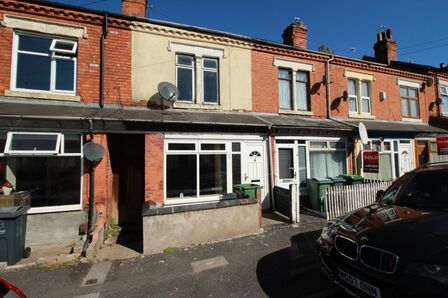 3 bedroom Mid Terrace House for sale