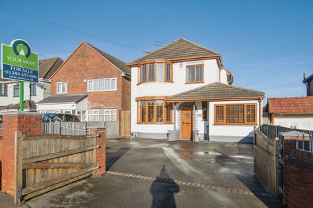 The Broadway, 3 bedroom Detached House for sale, £370,000