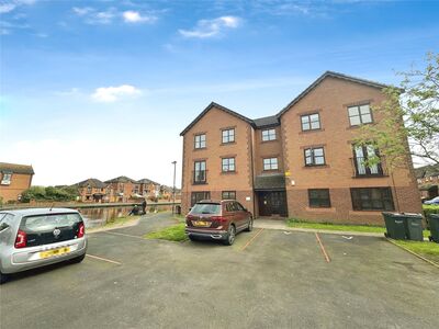 Monins Avenue, 1 bedroom  Flat to rent, £825 pcm