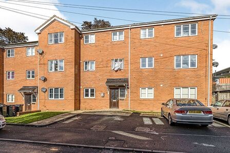 Abberley Street, 1 bedroom  Flat for sale, £65,000