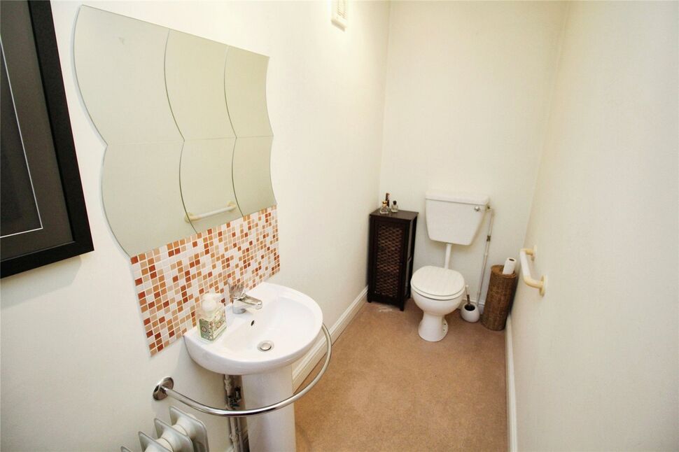 2 bedroom Semi Detached House for sale, Merryfield Road, Dudley, DY1 £195,000